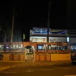 Casa Jirafa Con La Vista Сasa de vacaciones *